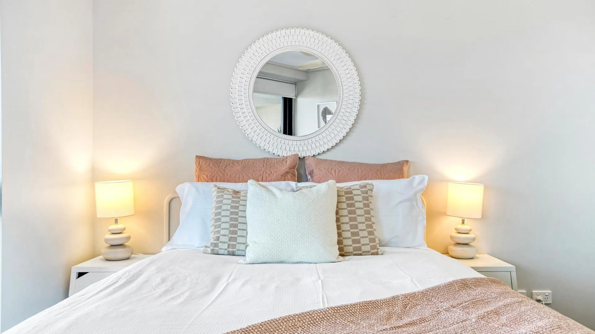 By The Beach - Clubb Coolum Beachside Resort Apartment