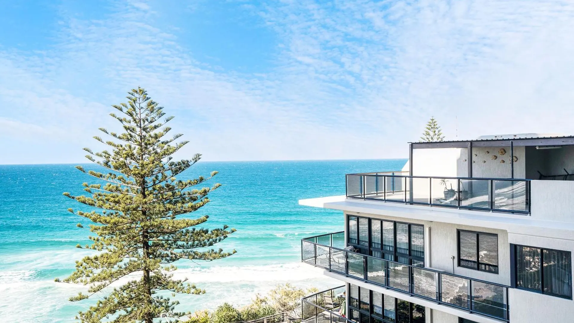 By The Beach - Clubb Coolum Beachside Resort