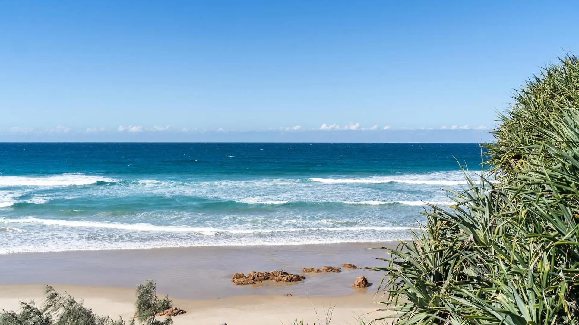 By The Beach - Clubb Coolum Beachside Resort 0*,